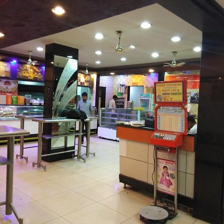 Hotel Vandematharam Bangalore Esterno foto