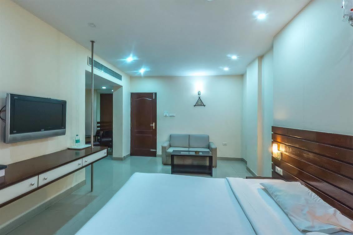 Hotel Vandematharam Bangalore Esterno foto